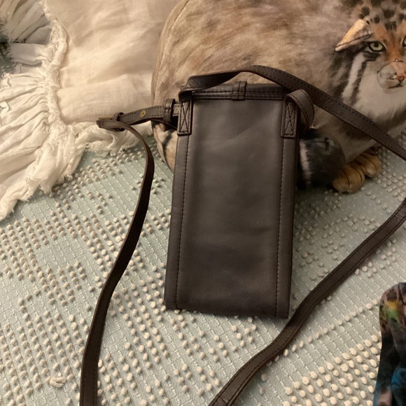 Hobo Crossbody Cell & Card Bag - Picture 2 of 4